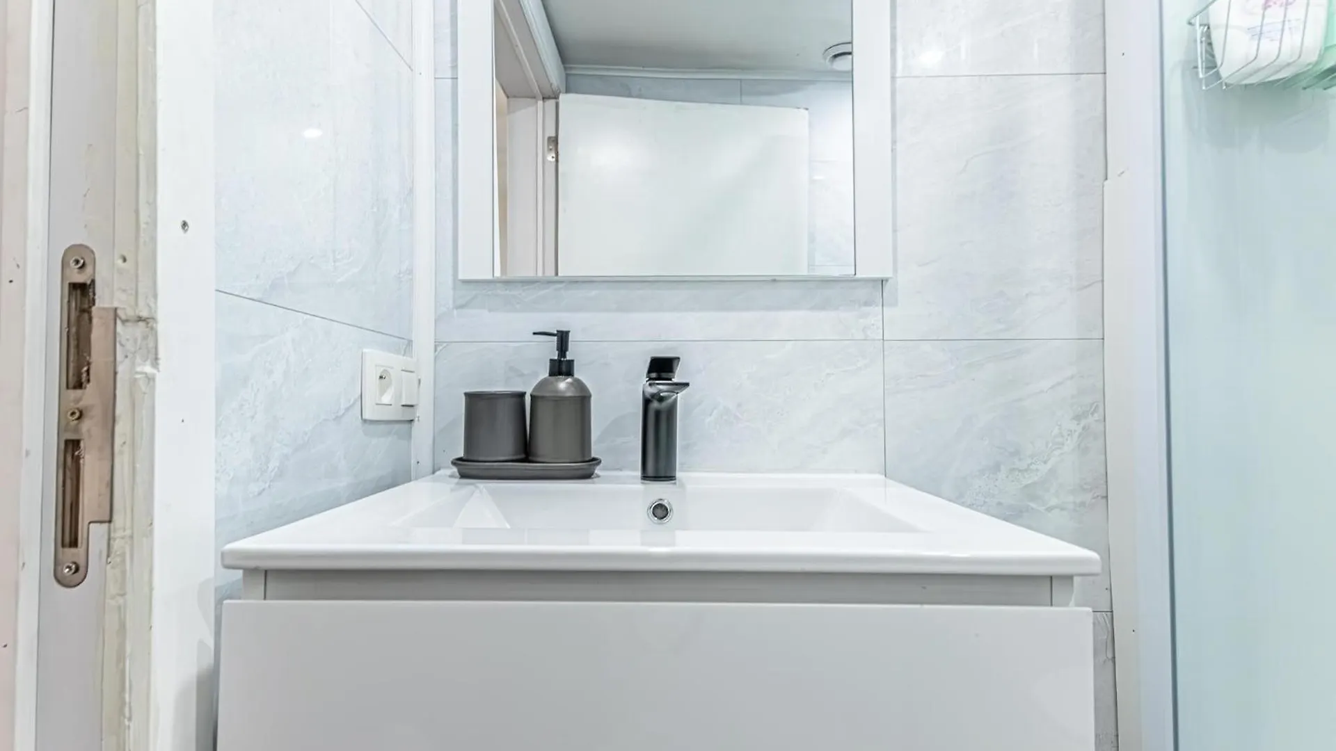 3 Stylish Studios At A Great Location In Gent Apartment Ghent