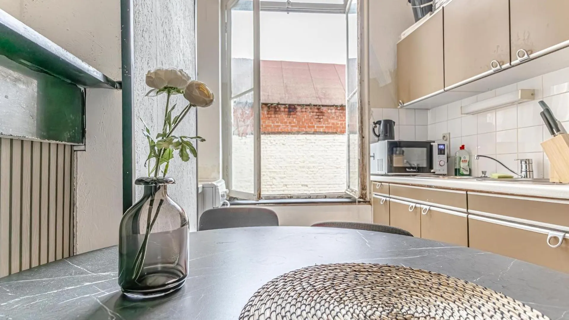 3 Stylish Studios At A Great Location In Gent Bélgica