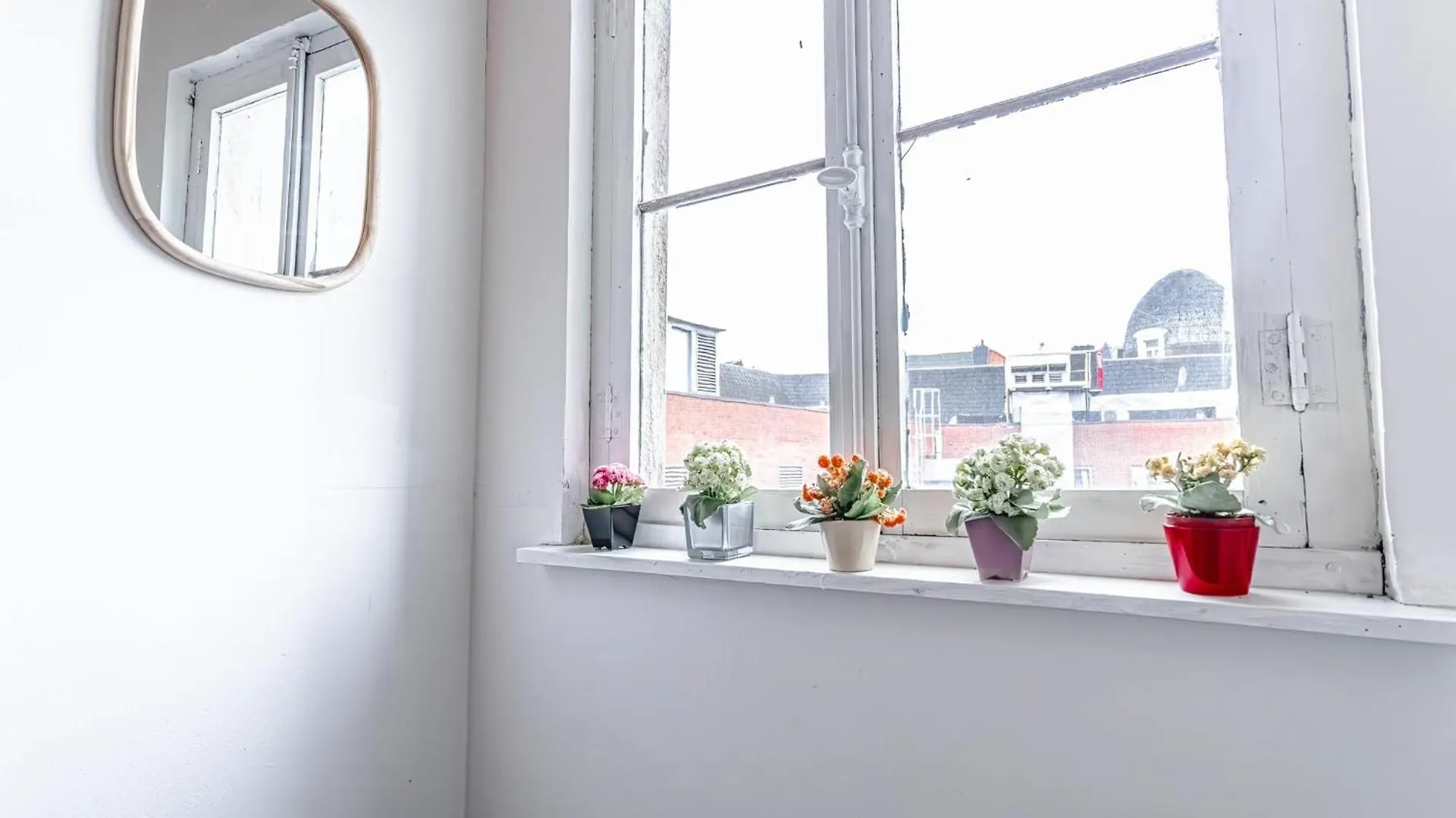 3 Stylish Studios At A Great Location In Gent 0*, Gante Bélgica
